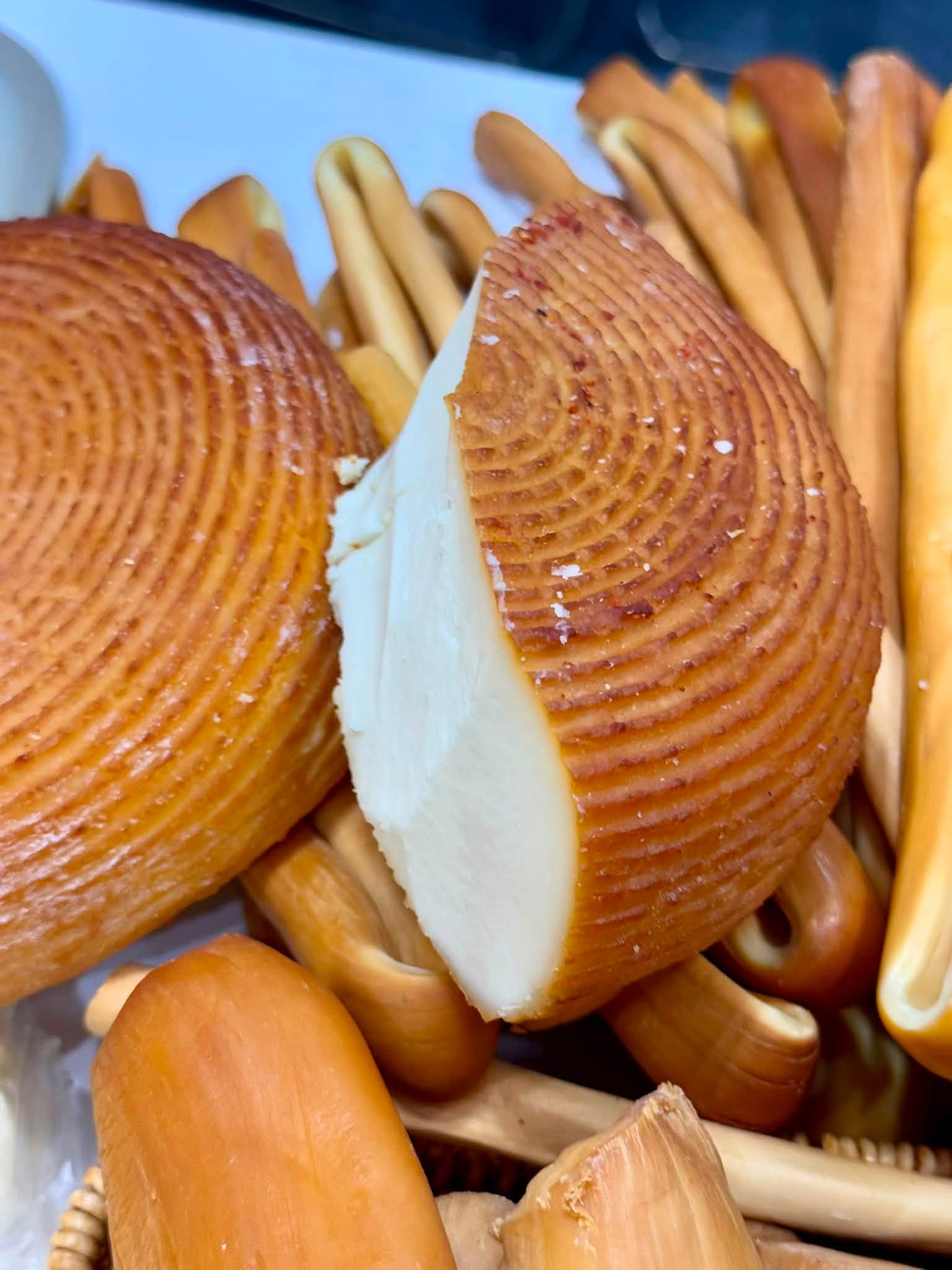 Phô mai “Adygea” hun khói bằng mùn cưa gỗ sồi - 1kg3